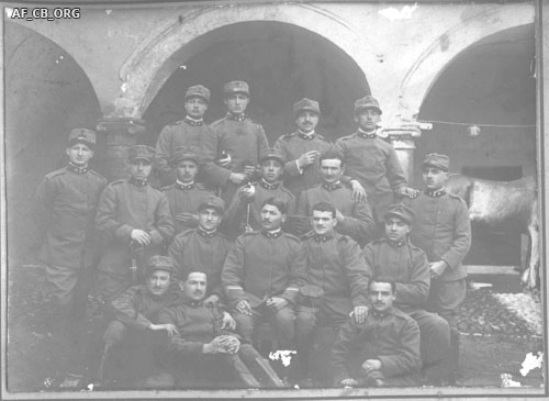 Fig. 5 - Foto di gruppo. Aurelio Villa è il secondo in alto da sinistra