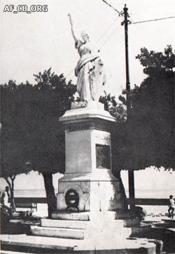 Il monumento di Milazzo (26687 byte)